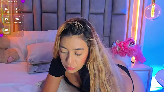 Snapshot of elianabrown chatting on 07/02/26, 03:23 elianabrown online show from 07/02/26, 03:23