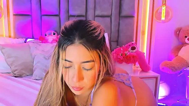 Snapshot of elianabrown chatting on 07/19/26, 01:20 elianabrown online show from 07/19/26, 01:20