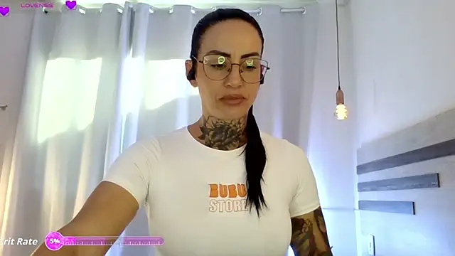 YasmimBrasil online show from 12/17/25, 09:15