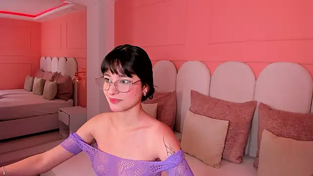 emilly williams  online show from 01/27/25, 05:04