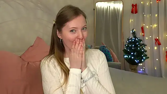 Snapshot of _elisa_omm_ chatting on 12/17/25, 01:06 elisa omm online show from 12/17/25, 01:06