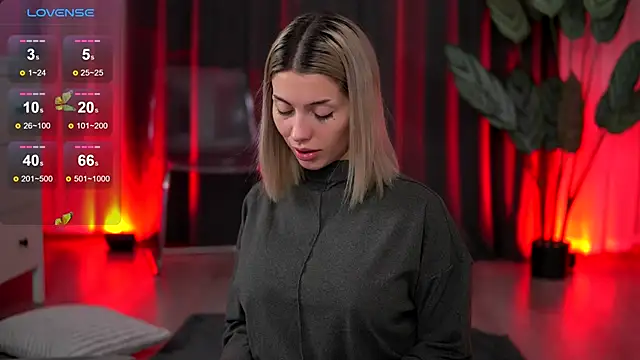 AudreyZanne online show from 12/15/25, 08:18