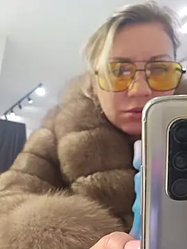 zarina3003 online show from 12/15/25, 08:24