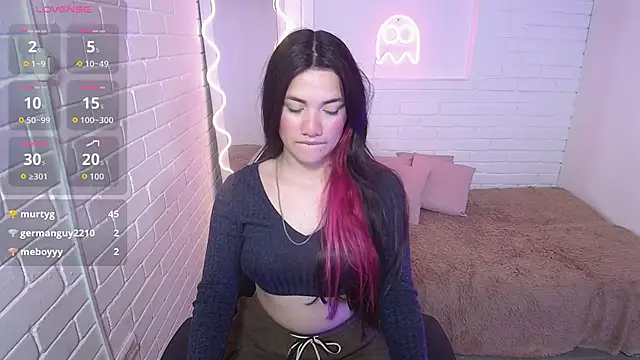 Chiara tay online show from 10/05/25, 12:03