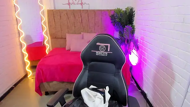 Chiara tay online show from 10/14/25, 07:14