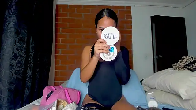 meghanSusexx online show from 01/25/25, 10:07