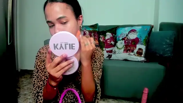 meghanSusexx online show from 11/29/25, 12:46