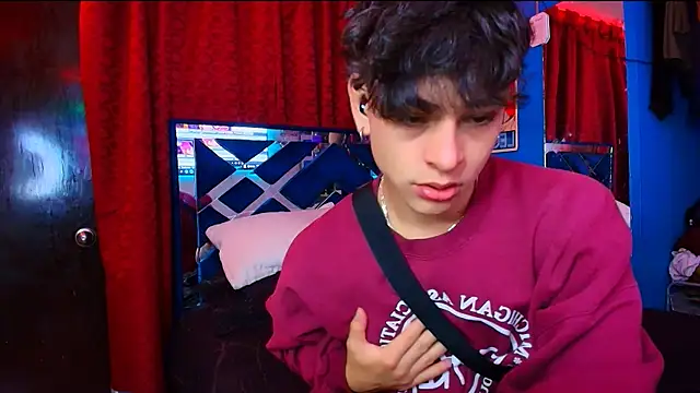 Snapshot of Luke_Howland chatting on 05/07/26, 04:56 Luke Howland online show from 05/07/26, 04:56