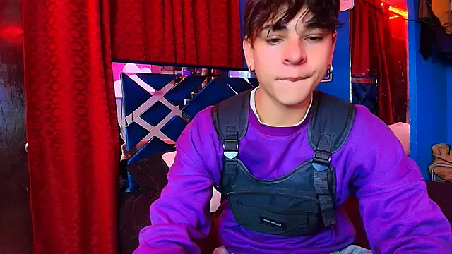 Snapshot of Luke_Howland chatting on 05/15/26, 12:17 Luke Howland online show from 05/15/26, 12:17