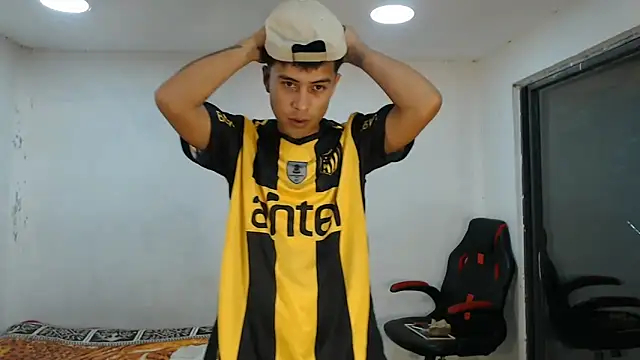 Snapshot of danielitopapuu chatting on 09/24/25, 10:46 danielitopapuu online show from 09/24/25, 10:46