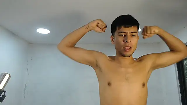 Snapshot of danielitopapuu chatting on 09/30/25, 12:21 danielitopapuu online show from 09/30/25, 12:21