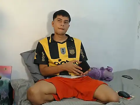 Snapshot of danielitopapuu chatting on 11/07/25, 04:40 danielitopapuu online show from 11/07/25, 04:40