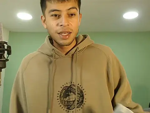 Snapshot of danielitopapuu chatting on 11/28/25, 10:40 danielitopapuu online show from 11/28/25, 10:40