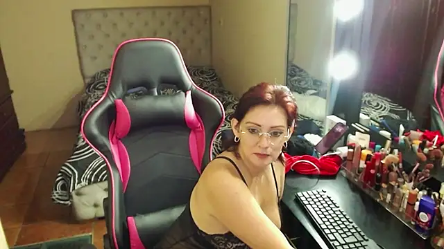 Snapshot of Carol_Scottt chatting on 12/15/24, 07:13 Carol Scottt online show from 12/15/24, 07:13