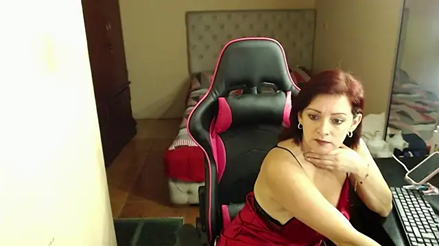 Snapshot of Carol_Scottt chatting on 12/19/24, 11:39 Carol Scottt online show from 12/19/24, 11:39