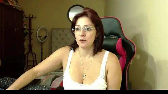 Snapshot of Carol_Scottt chatting on 02/10/25, 05:36 Carol Scottt online show from 02/10/25, 05:36