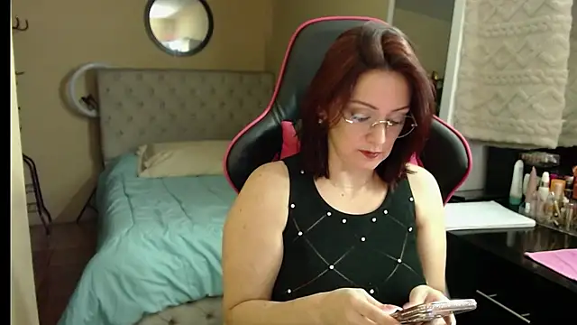 Snapshot of Carol_Scottt chatting on 09/26/25, 08:35 Carol Scottt online show from 09/26/25, 08:35