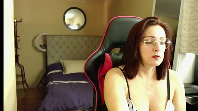 Snapshot of Carol_Scottt chatting on 10/04/25, 04:38 Carol Scottt online show from 10/04/25, 04:38