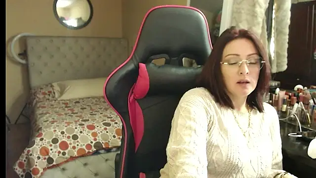 Snapshot of Carol_Scottt chatting on 10/26/25, 08:42 Carol Scottt online show from 10/26/25, 08:42