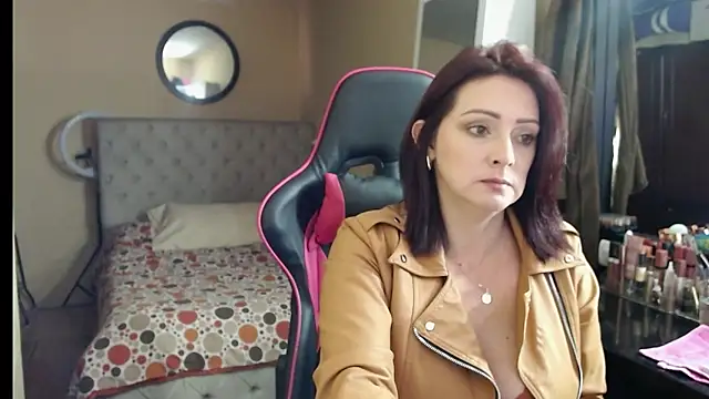 Snapshot of Carol_Scottt chatting on 10/31/25, 05:36 Carol Scottt online show from 10/31/25, 05:36