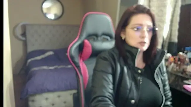 Snapshot of Carol_Scottt chatting on 11/16/25, 03:12 Carol Scottt online show from 11/16/25, 03:12