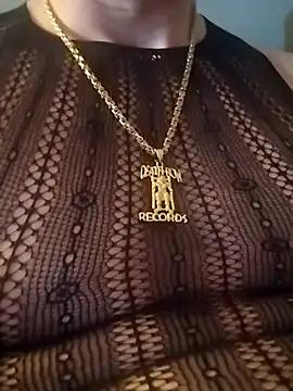 Snapshot of McdyllanXX chatting on 11/24/25, 10:31 McdyllanXX online show from 11/24/25, 10:31