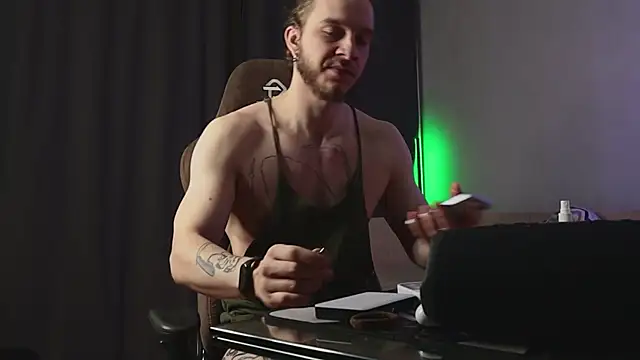 pleasure8869 online show from 01/10/25, 02:46