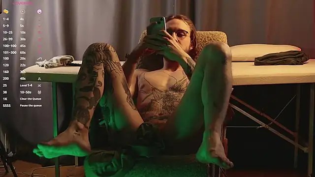 pleasure8869 online show from 02/17/25, 10:40