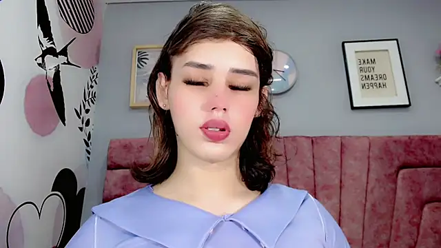 ValeriaAguilar online show from 12/03/24, 01:54