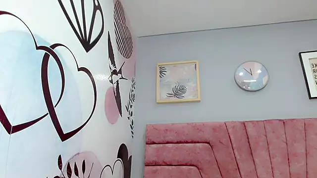 ValeriaAguilar online show from 01/10/25, 05:24