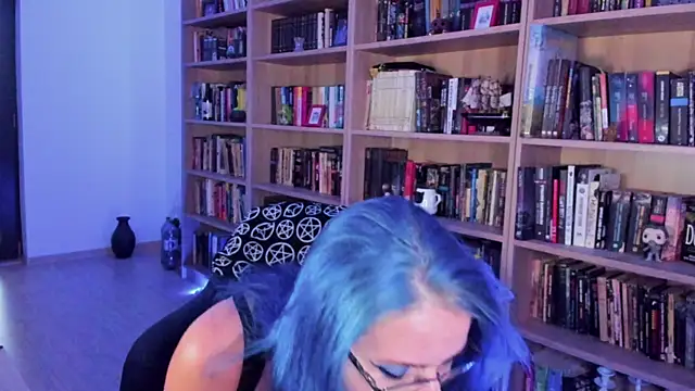 Queen of Hearts1 online show from 10/03/25, 08:17