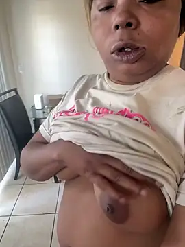 JCCaramelbarbie1 online show from 12/17/25, 03:29