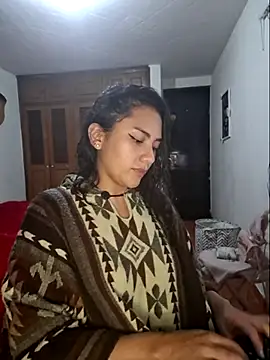 Thaliacooper  online show from 12/29/24, 10:25