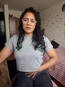 Thaliacooper  online show from 03/19/26, 06:01