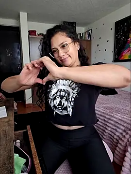 Thaliacooper  online show from 06/11/26, 05:33