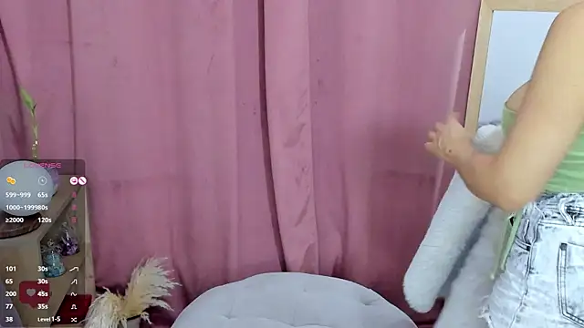 Snapshot of _AllisonSweet_ chatting on 09/29/25, 08:24 AllisonSweet online show from 09/29/25, 08:24