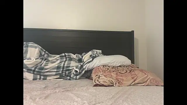 Snapshot of QueenLolaX chatting on 10/19/25, 11:16 QueenLolaX online show from 10/19/25, 11:16