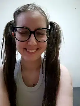 Snapshot of Sarah459 chatting on 12/13/25, 10:04 Sarah459 online show from 12/13/25, 10:04