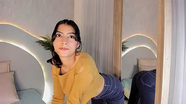 Susana Sanchez online show from 10/27/25, 12:42