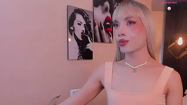 Megan Do Santos online show from 02/01/25, 08:47