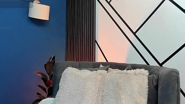 Megan Do Santos online show from 10/17/25, 08:44