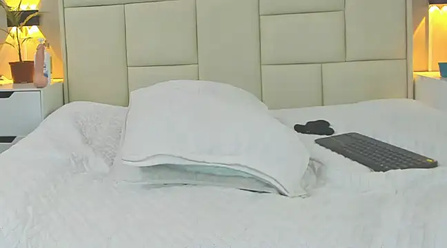 Snapshot of angel_adamx chatting on 02/08/25, 09:13 angel adamx online show from 02/08/25, 09:13