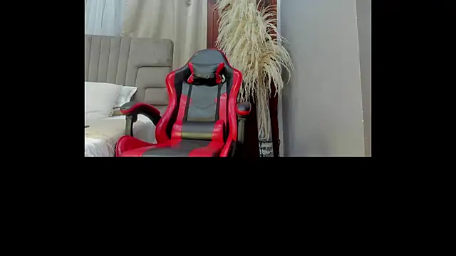 Snapshot of angel_adamx chatting on 10/12/25, 04:00 angel adamx online show from 10/12/25, 04:00