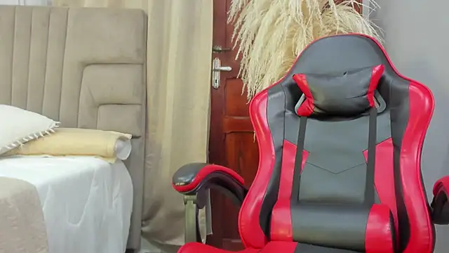 Snapshot of angel_adamx chatting on 10/13/25, 03:28 angel adamx online show from 10/13/25, 03:28