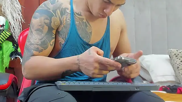 Snapshot of angel_adamx chatting on 10/24/25, 03:25 angel adamx online show from 10/24/25, 03:25