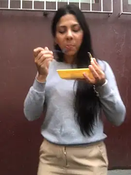 Snapshot of bellinii07 chatting on 01/11/25, 10:07 bellinii07 online show from 01/11/25, 10:07