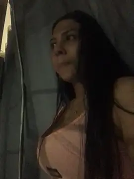 Snapshot of bellinii07 chatting on 02/13/25, 03:18 bellinii07 online show from 02/13/25, 03:18