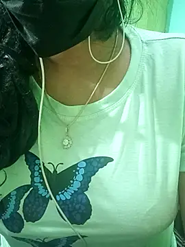 Aishu-tamil09 online show from 02/14/25, 07:44