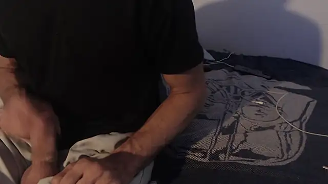 Snapshot of flexingplexico chatting on 10/12/25, 01:43 flexingplexico online show from 10/12/25, 01:43