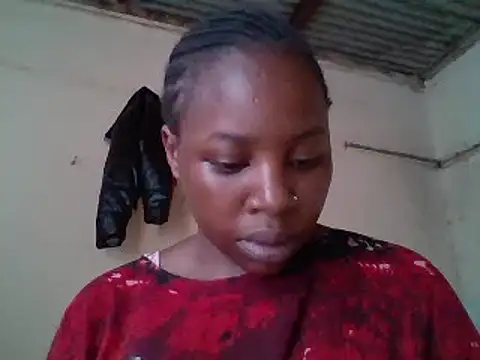 Snapshot of Queen_loveer chatting on 03/16/25, 10:33 Queen loveer online show from 03/16/25, 10:33